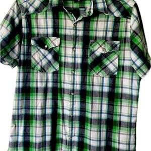 Mens J Ferrar plaid short sleeve shirt. Color green and  black